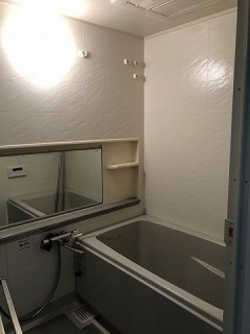 クレッセント新横浜の浴室