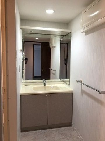 クレッセント新横浜の洗面所