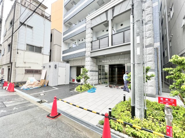 フォーリアライズ難波南レーヴのエントランス