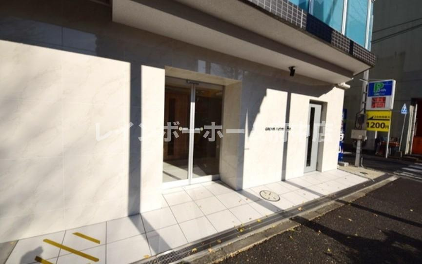 ＧＲＯＷＳ　ＦＵＣＨＵ　ＥＡＳＴのエントランス