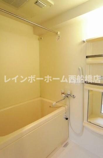 メルヴェイユKYの浴室