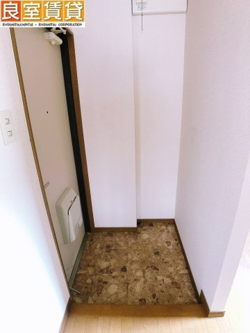 【玄関】 | ジュネスドミール金山