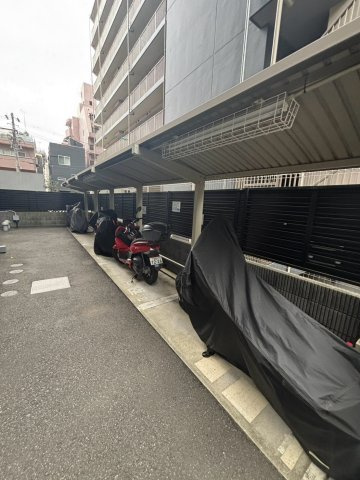 グランド・ガーラ大森Ⅱの駐車場