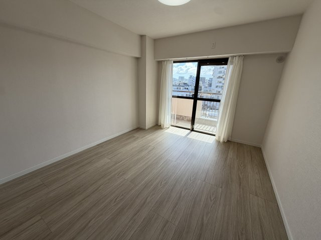 ライオンズマンション市場前の洋室