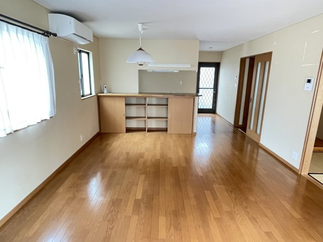丹波篠山市東岡屋の中古一戸建の居間・リビング