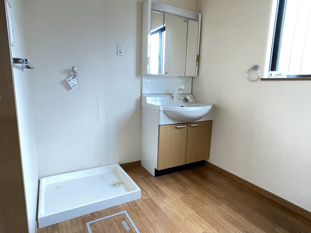 丹波篠山市東岡屋の中古一戸建のトイレ