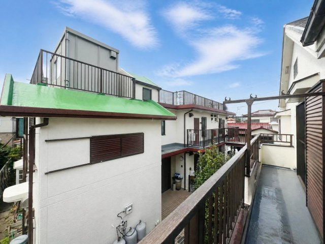 日野市栄町２丁目5-53　再生住宅のバルコニー