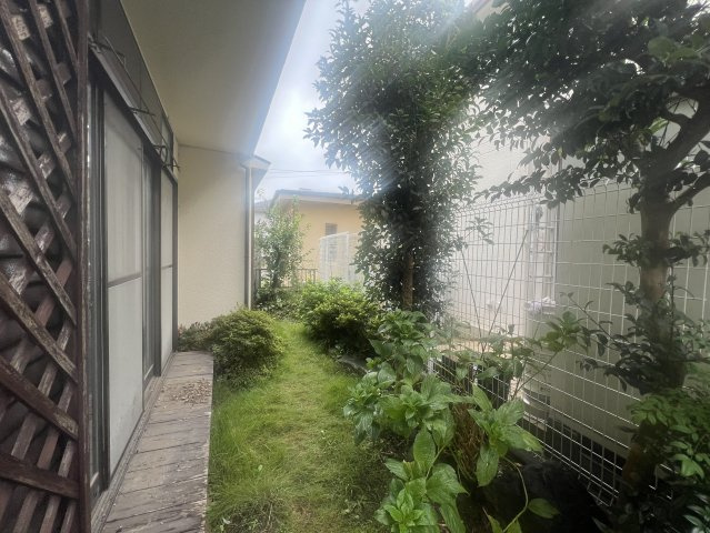 日野市栄町２丁目5-53　再生住宅の庭