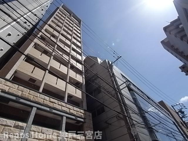 プレサンス三宮花時計前の外観