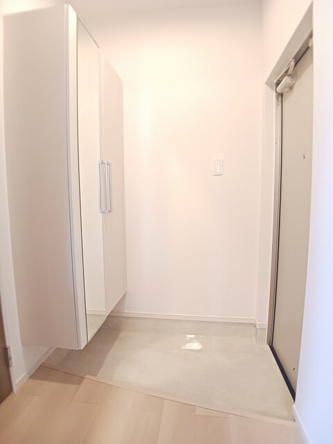 ヒカルサ明石土山の玄関