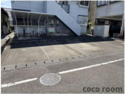 プレステージⅡの駐車場
