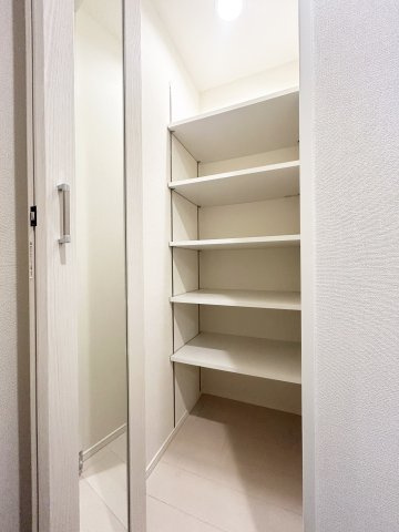 ラヴィエルジュの玄関
