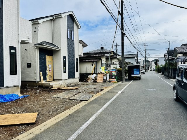八王子市　散田町　新築一戸建て　１５期の前面道路含む現地写真|～西側6ｍ道路につき駐車しやすいです～