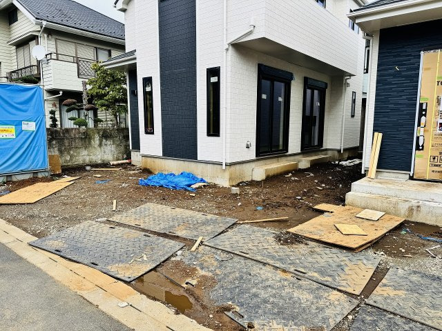 八王子市　散田町　新築一戸建て　１５期の駐車場|～カースペースは1台分～