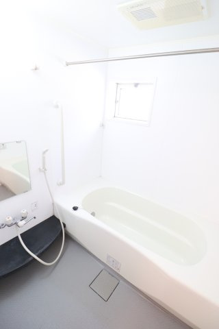 サンパティーク湘南の浴室|※別号室の同仕様の参考写真です。