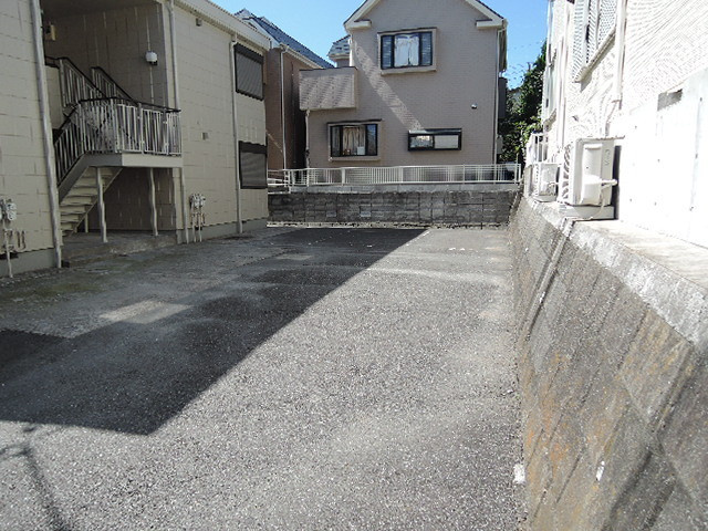 コーポ葉山の駐車場