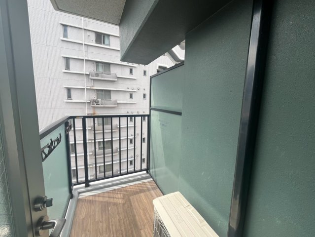 大阪市中央区南船場１丁目のマンションのバルコニー