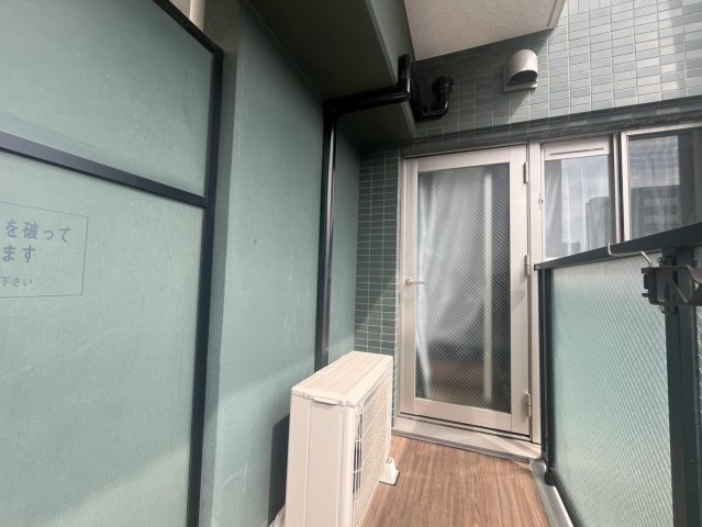 大阪市中央区南船場１丁目のマンションのバルコニー