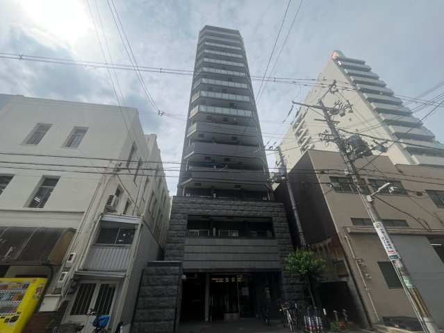 大阪市中央区南船場１丁目のマンションの外観