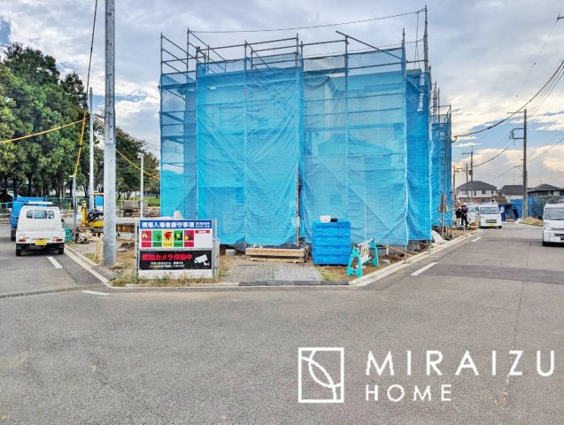 【前面道路含む現地写真】 | 閑静な住宅街で叶える穏やかな生活。大切な家族に笑顔を。大切な家族に安らぎを。家族の絆が深まる、そんなお家です。