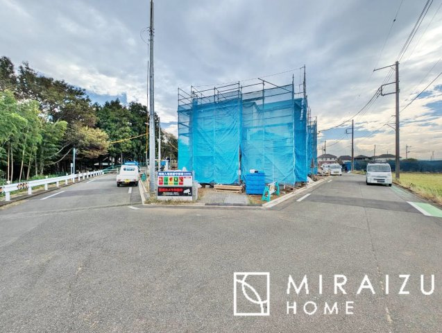【前面道路含む現地写真】 | 暮らしやすさを考えたプランで快適な現地ロケーションを実現。安らぎに満たされる、ゆとりのある日々を過ごせます♪