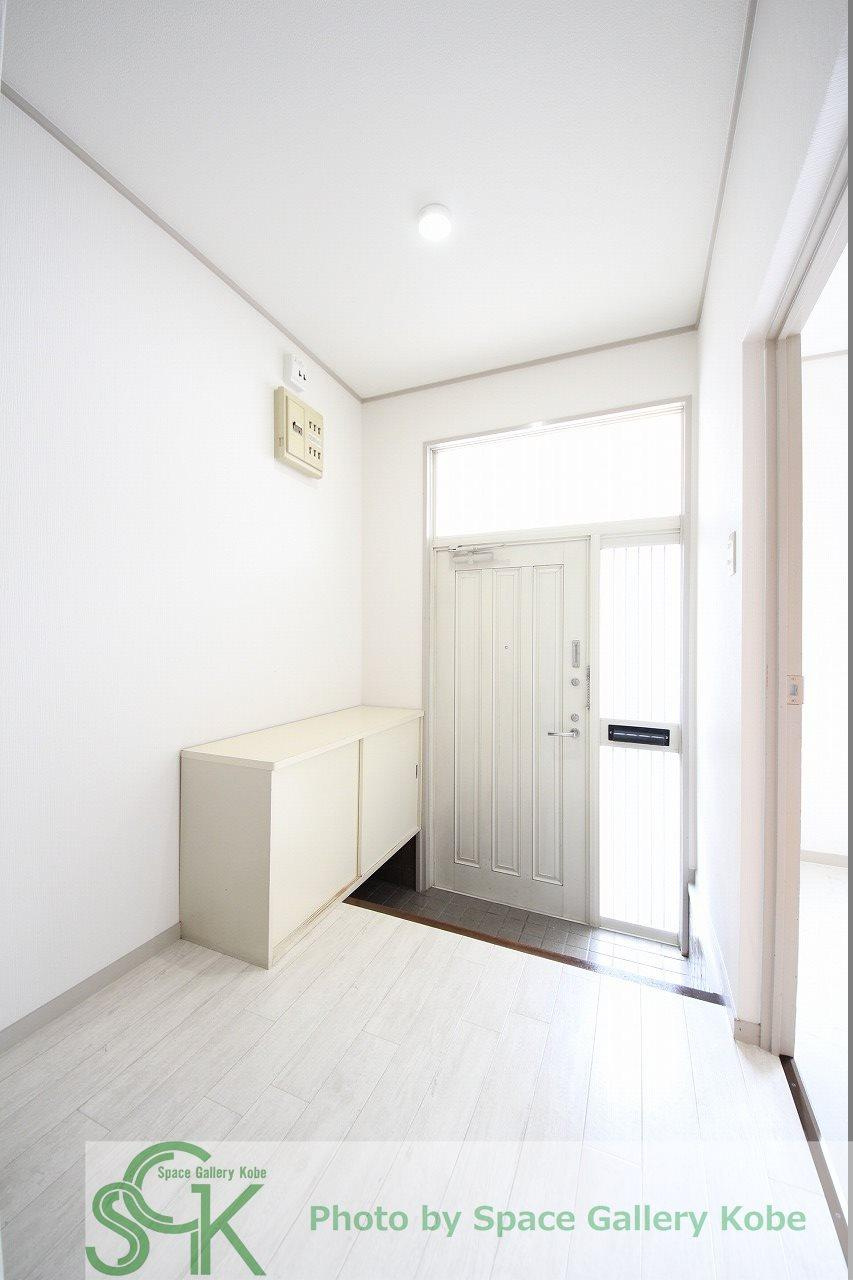 タウンハウス伊川谷の玄関|※お部屋により仕様が異なる場合があります。