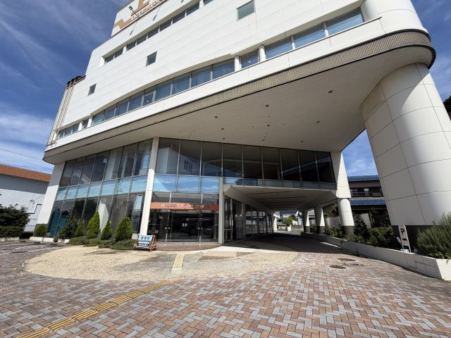 西伊場町　貸ビルのエントランス