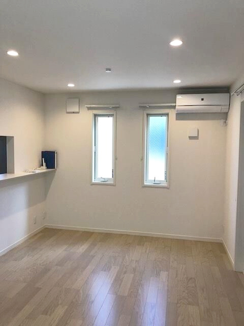 喜多見９丁目戸建の居間・リビング