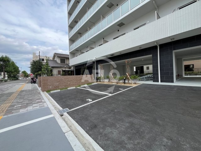 FREEDOM residence堺寺地町の駐車場|FREEDOM residence堺寺地町　