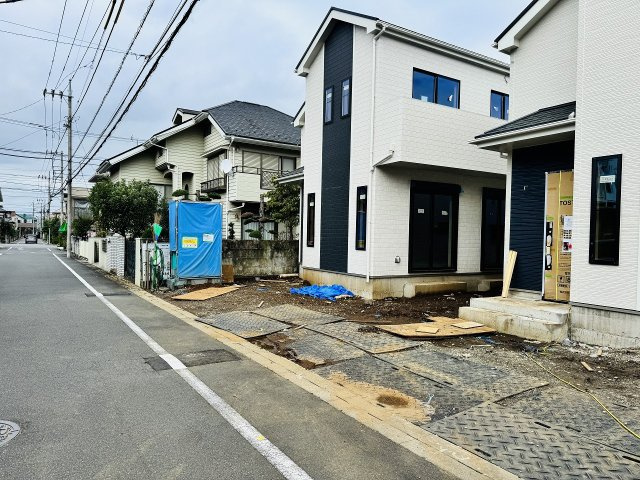 八王子市　散田町　新築一戸建て　１５期の前面道路含む現地写真|～西側6ｍ道路につき駐車しやすいです～