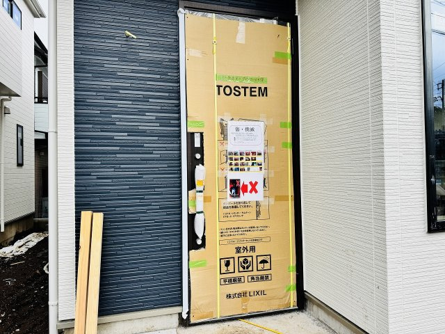 八王子市　散田町　新築一戸建て　１５期の玄関|～玄関は安心のWロックキーを採用～