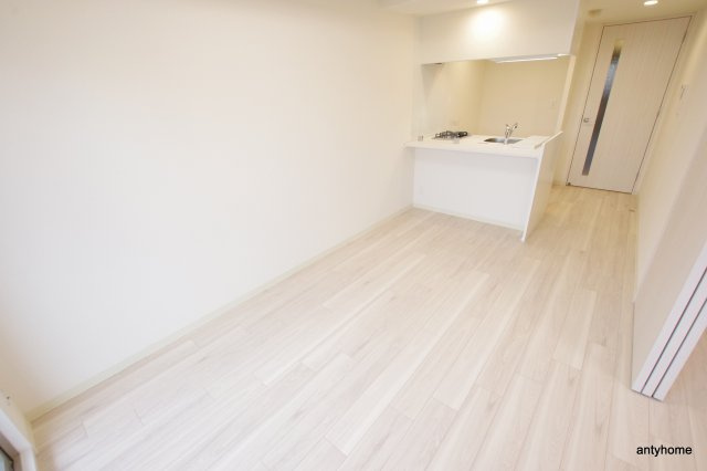 プレサンス塚本ミッドマーク　仲介手数料無料の洋室