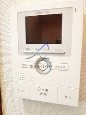 メゾン・ド・ルルス・ドゥーのセキュリティ|モニター付きインターホンです。