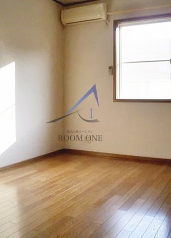 メゾン・ド・ルルス・ドゥーの居間・リビング|洋室のお部屋です。