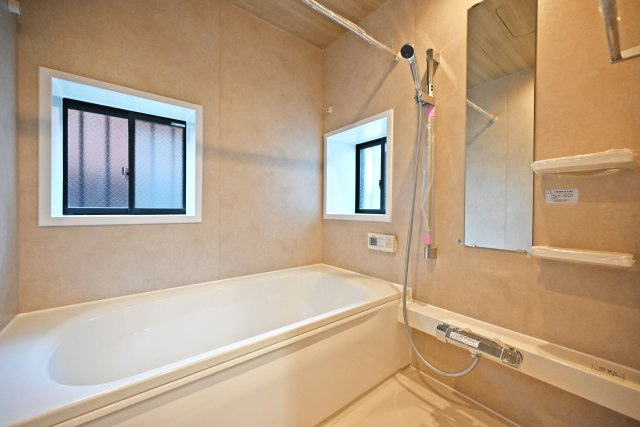 尼崎市西難波町4丁目中古一戸建て│5LDK+駐車1台可の浴室|浴室リフォーム済みです◎ 一日の疲れを癒す心地よいバスタイムを実現します！