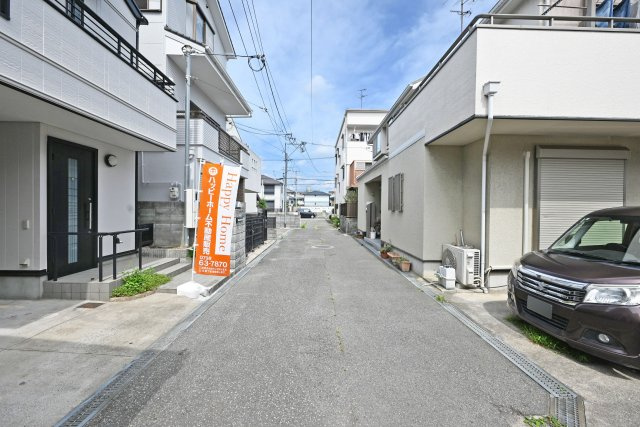尼崎市西難波町4丁目中古一戸建て│5LDK+駐車1台可の前面道路含む現地写真|前面道路は東側に約4ｍ幅です。