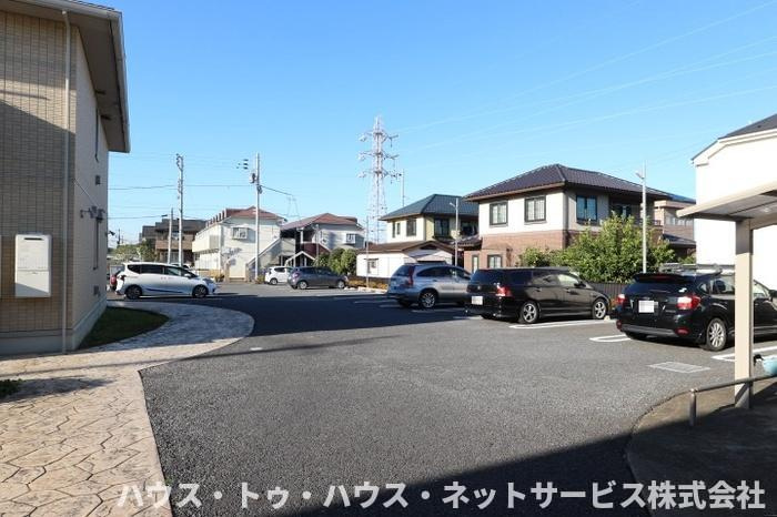 メゾンリッシュ　Ａの駐車場