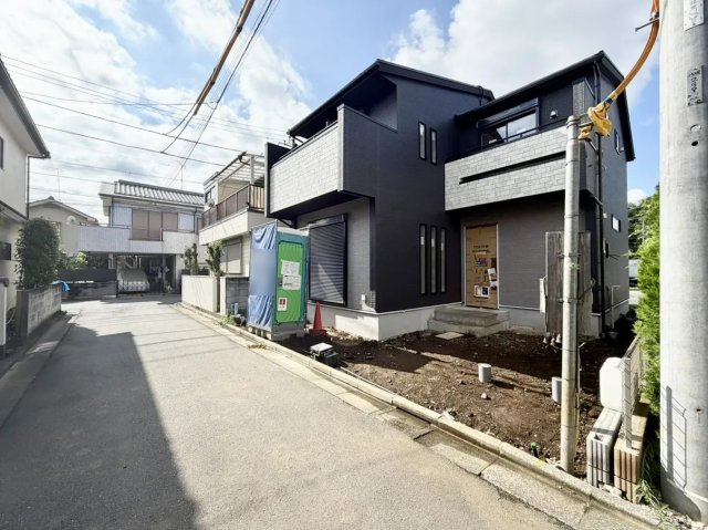 練馬区大泉町1丁目　長期優良住宅×太陽光搭載　限定1棟の前面道路含む現地写真
