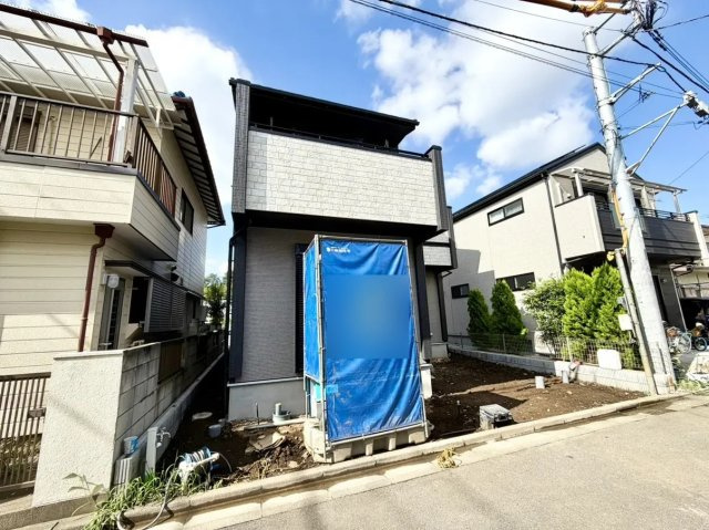 練馬区大泉町1丁目　長期優良住宅×太陽光搭載　限定1棟の前面道路含む現地写真