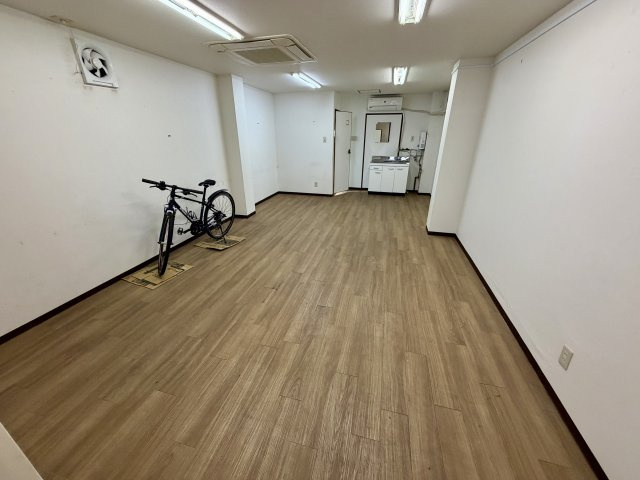 大阪市北区中津６丁目の店舗事務所の内装