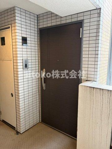 L.Oマンションの玄関