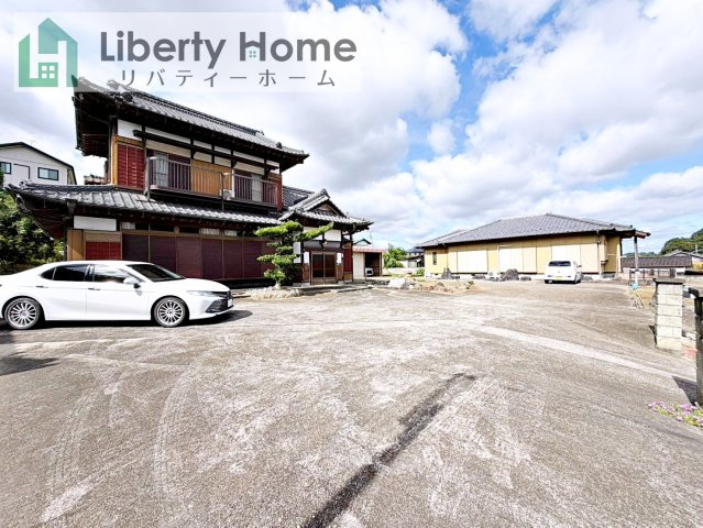 土浦市烏山３丁目　中古戸建の駐車場