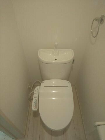 足立区西竹の塚２丁目のアパートのトイレ