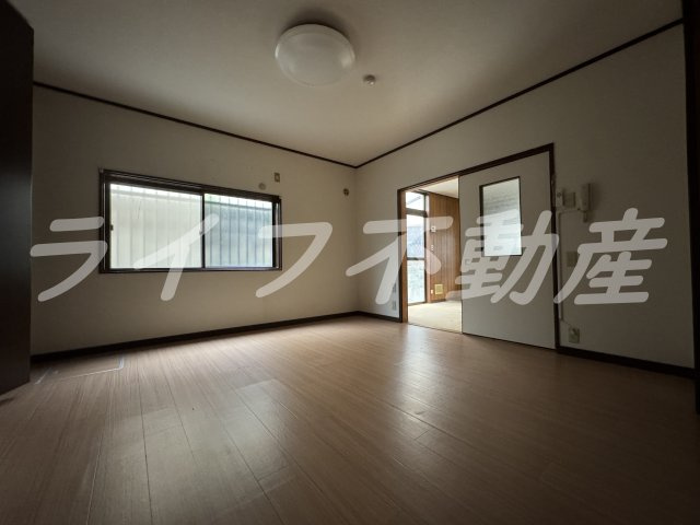 徳原マンションの居間・リビング|ゆったりとした居間です
