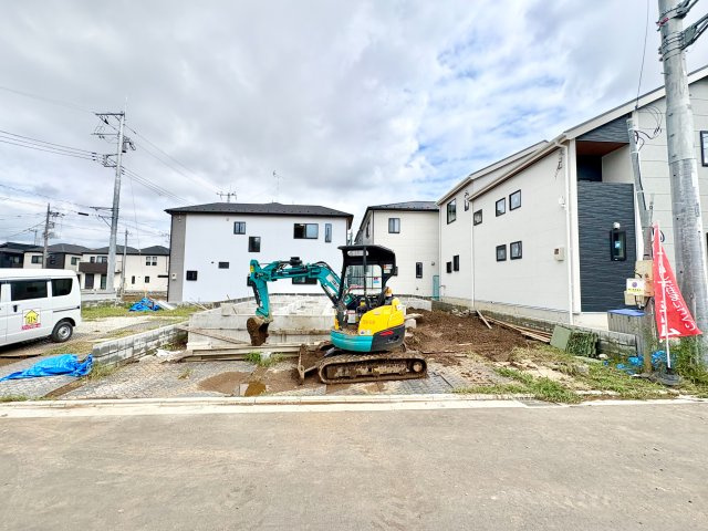 《仲介手数料半額》川越市むさし野南全19区画　16号棟の前面道路含む現地写真