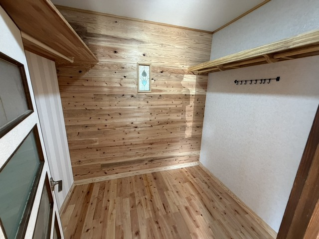 都城市梅北町の中古一戸建の収納|ウォークインクローゼット