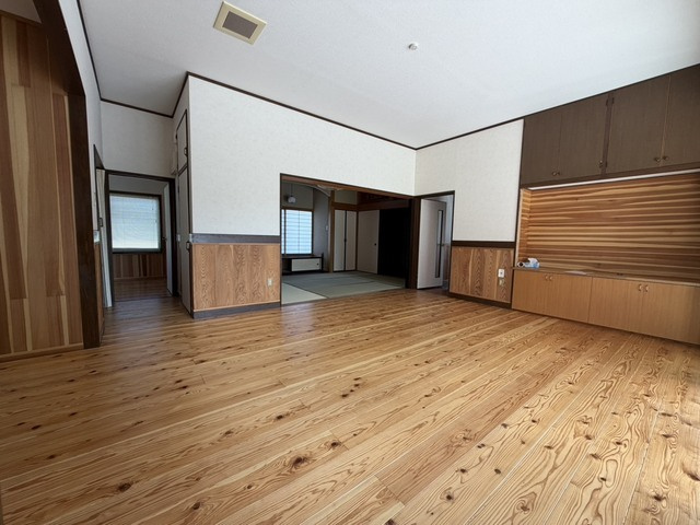 都城市梅北町の中古一戸建の居間・リビング