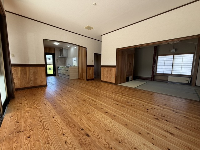都城市梅北町の中古一戸建の居間・リビング