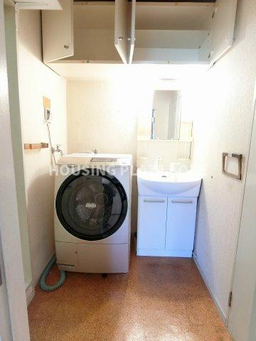 潮見台マンションの洗面所