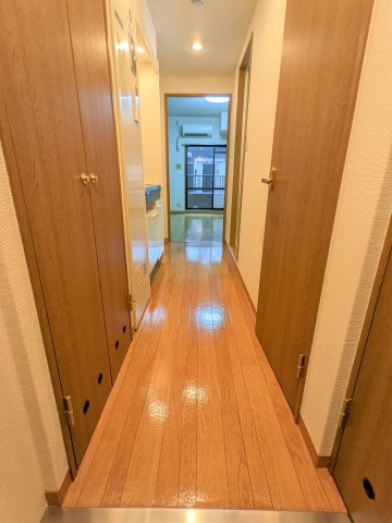 コート淡路の玄関|別タイプのお部屋です　参考写真
